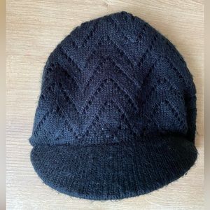 Burton beanie with bill